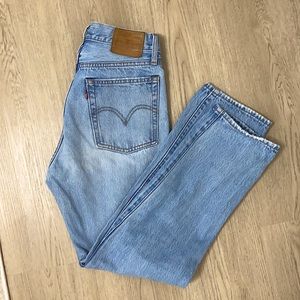 Levi wedgie straight jeans